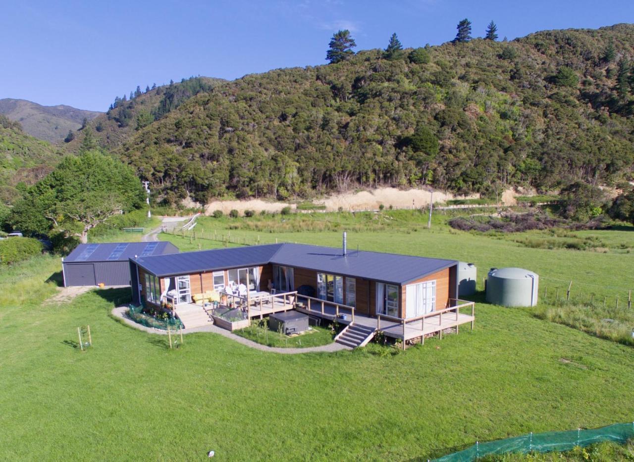 Narrow Neck Creek Farmstay And B&B Upper Hutt Bagian luar foto