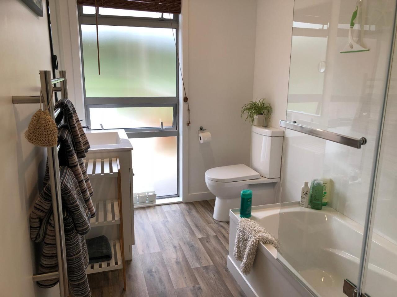 Narrow Neck Creek Farmstay And B&B Upper Hutt Bagian luar foto