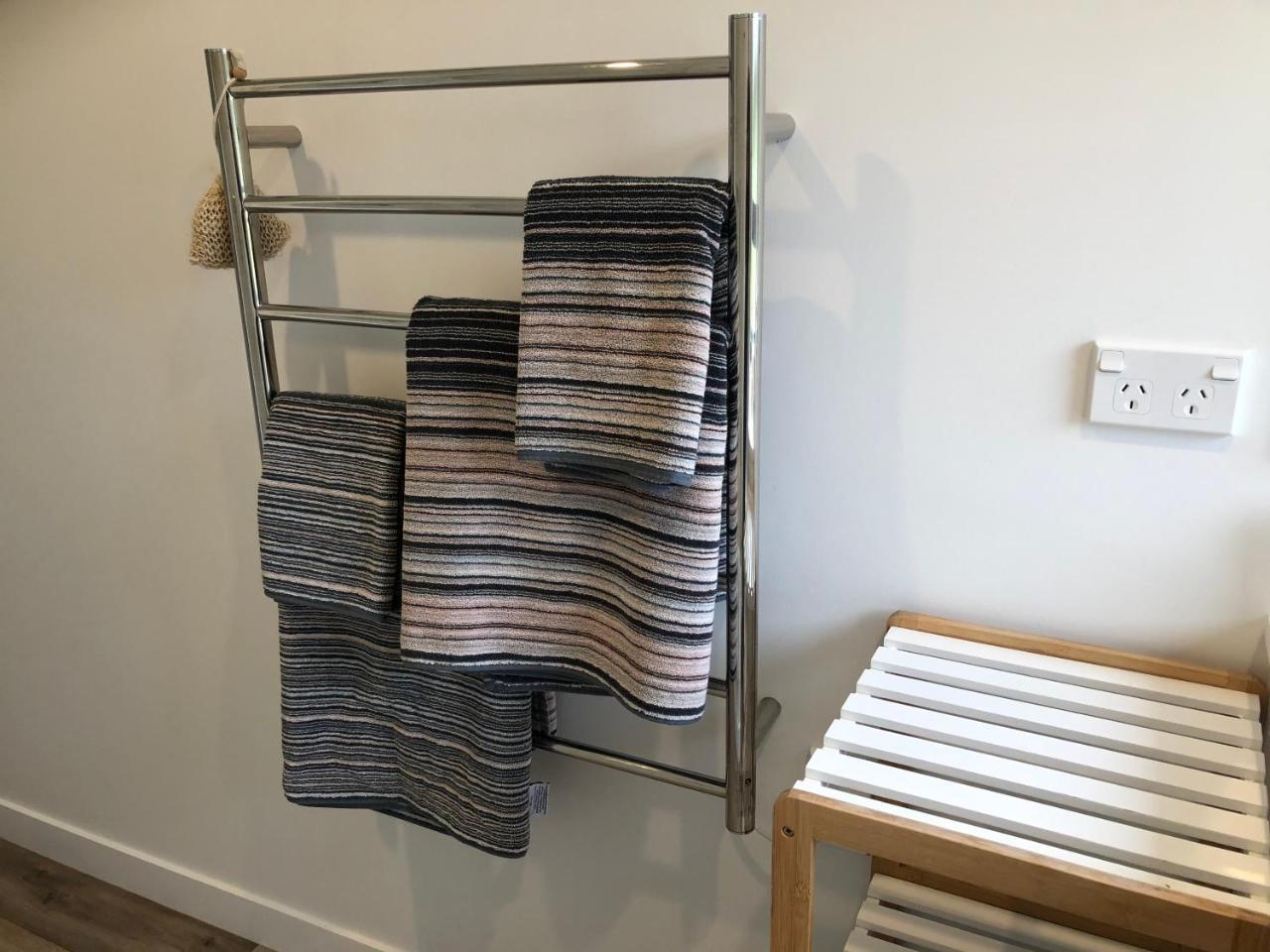 Narrow Neck Creek Farmstay And B&B Upper Hutt Bagian luar foto